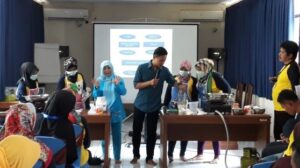 Training pembuatan krim wajah rumput laut 2